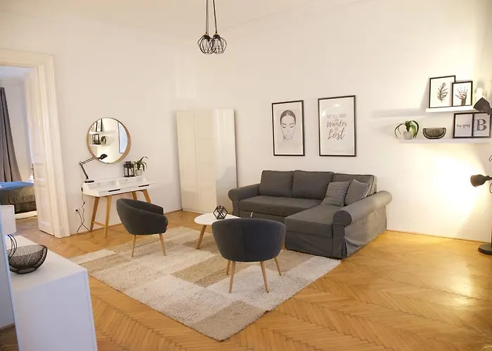 Five Season\'S Apartment