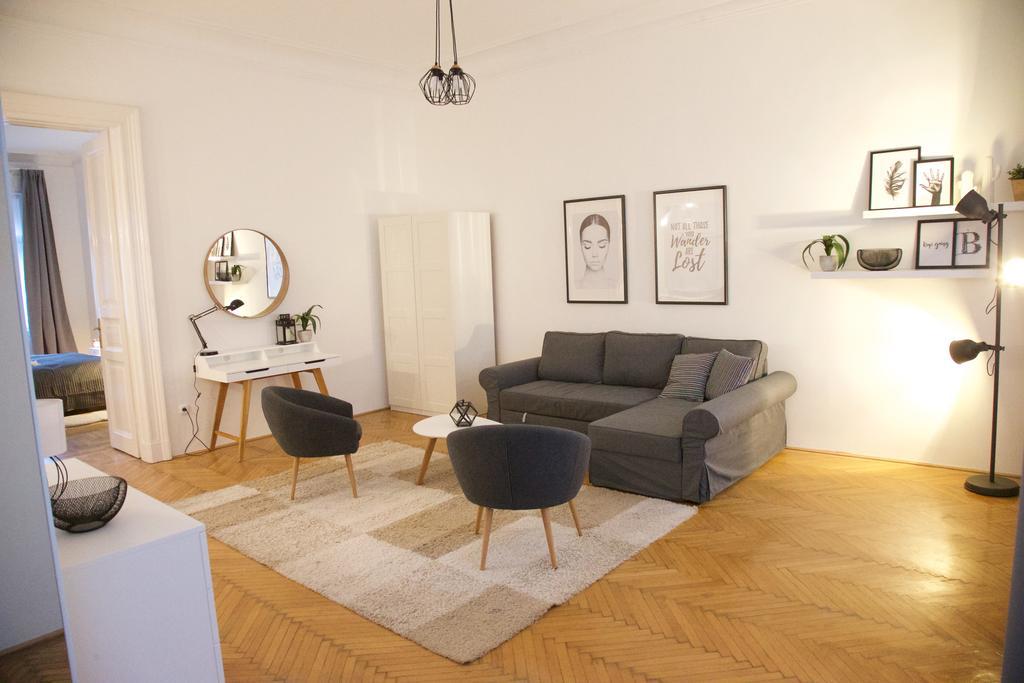 Five Season's Apartman *